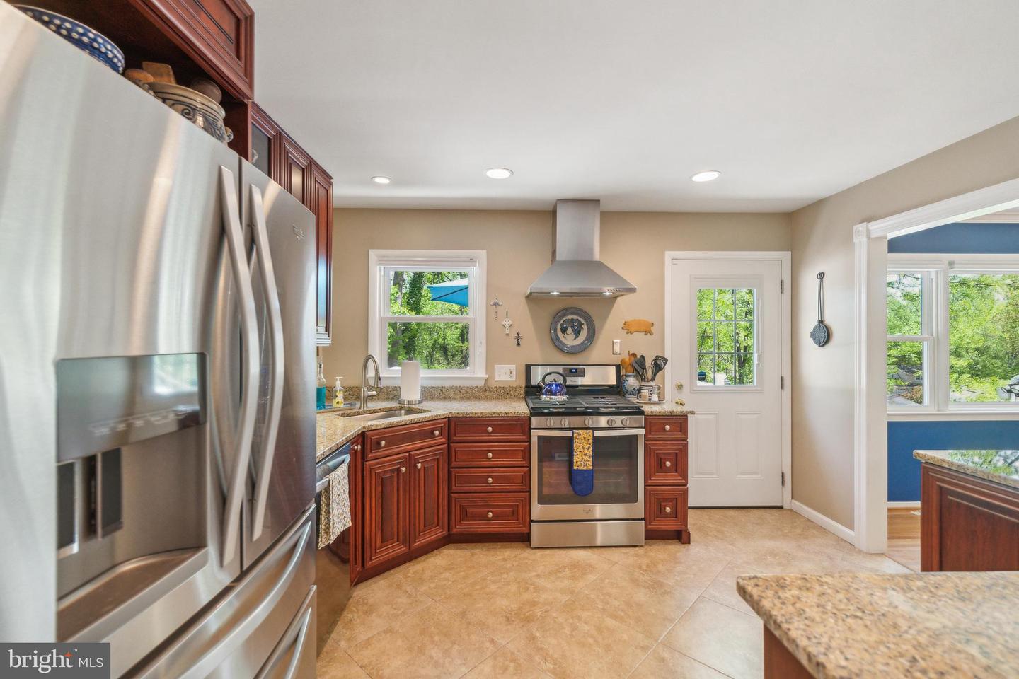 6919 GILLINGS RD, SPRINGFIELD, Virginia 22152, 4 Bedrooms Bedrooms, ,3 BathroomsBathrooms,Residential,For sale,6919 GILLINGS RD,VAFX2231972 MLS # VAFX2231972