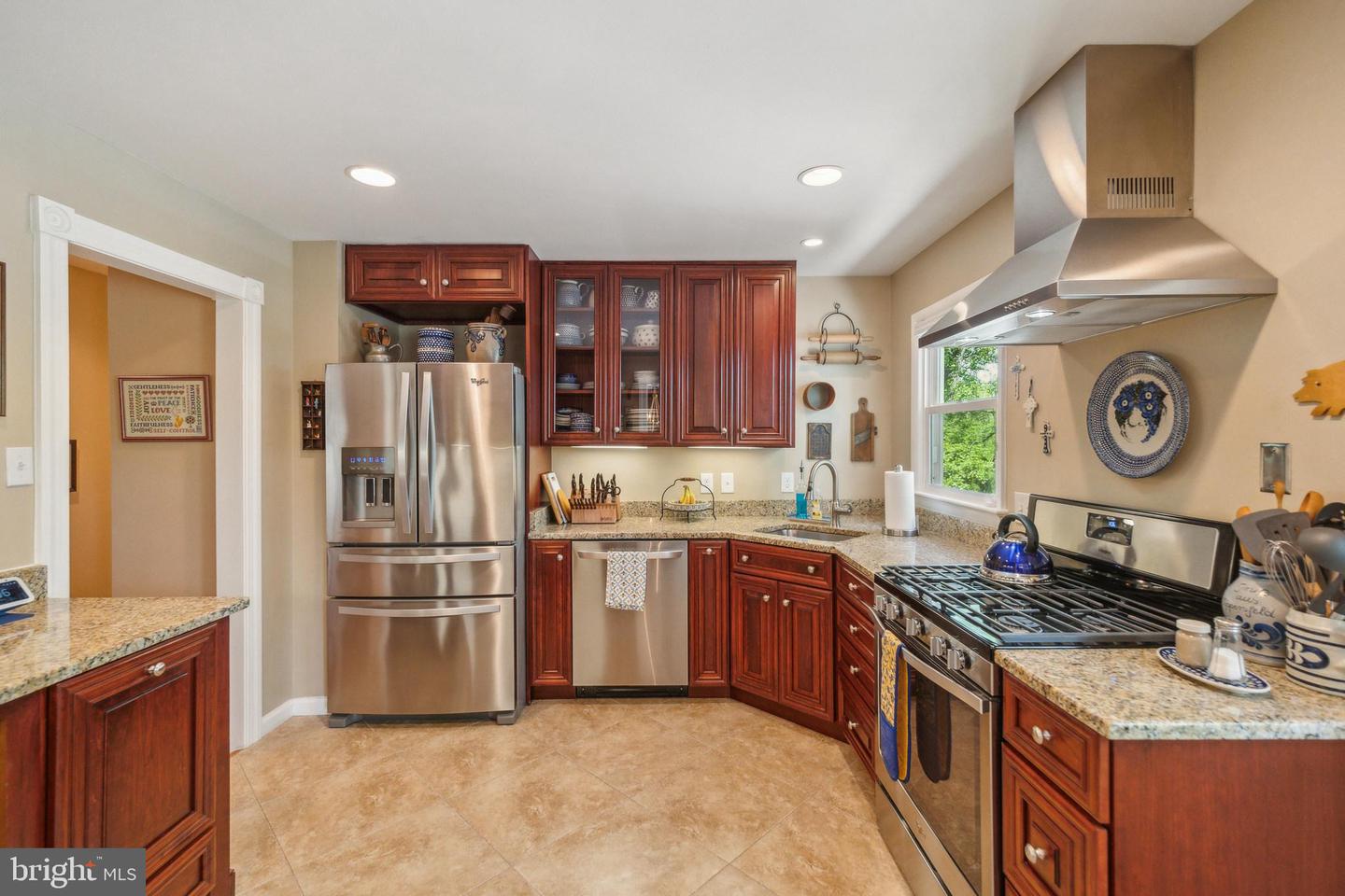 6919 GILLINGS RD, SPRINGFIELD, Virginia 22152, 4 Bedrooms Bedrooms, ,3 BathroomsBathrooms,Residential,For sale,6919 GILLINGS RD,VAFX2231972 MLS # VAFX2231972