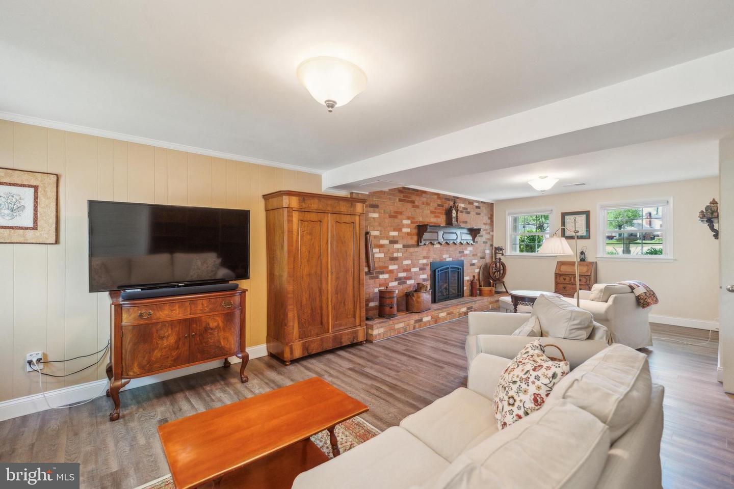 6919 GILLINGS RD, SPRINGFIELD, Virginia 22152, 4 Bedrooms Bedrooms, ,3 BathroomsBathrooms,Residential,For sale,6919 GILLINGS RD,VAFX2231972 MLS # VAFX2231972