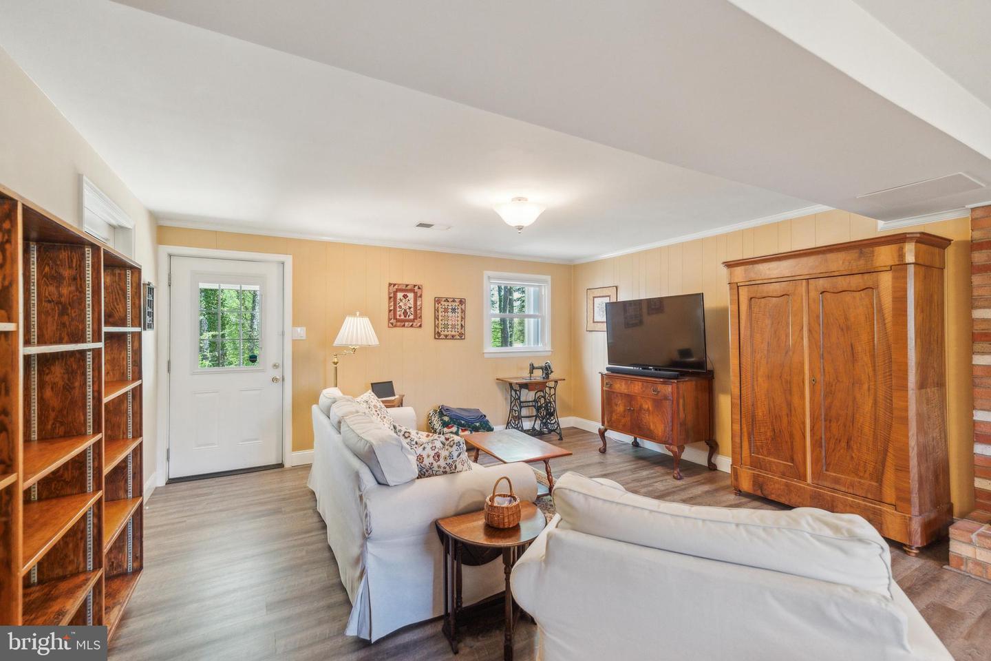6919 GILLINGS RD, SPRINGFIELD, Virginia 22152, 4 Bedrooms Bedrooms, ,3 BathroomsBathrooms,Residential,For sale,6919 GILLINGS RD,VAFX2231972 MLS # VAFX2231972