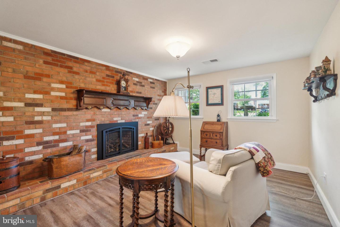 6919 GILLINGS RD, SPRINGFIELD, Virginia 22152, 4 Bedrooms Bedrooms, ,3 BathroomsBathrooms,Residential,For sale,6919 GILLINGS RD,VAFX2231972 MLS # VAFX2231972