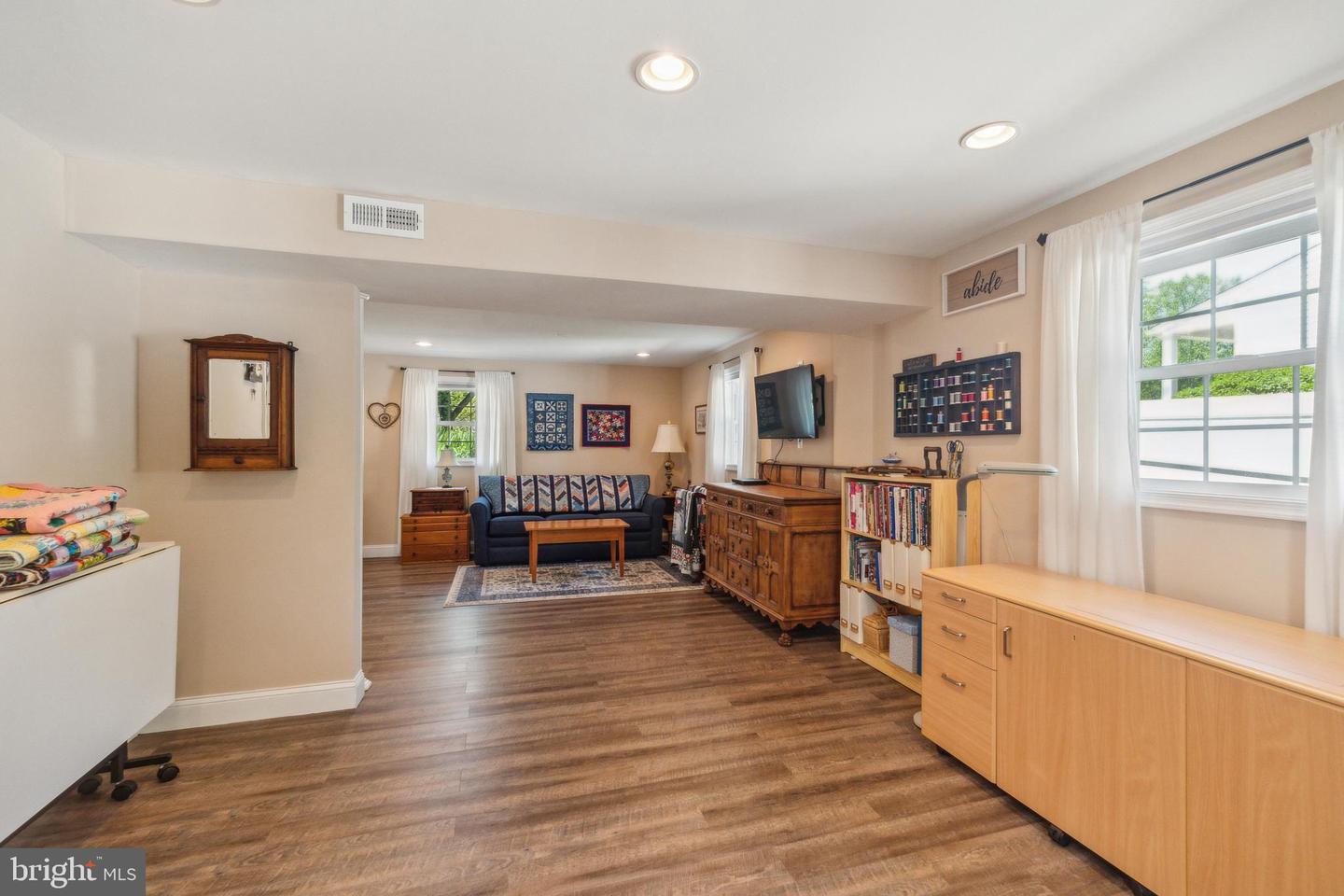 6919 GILLINGS RD, SPRINGFIELD, Virginia 22152, 4 Bedrooms Bedrooms, ,3 BathroomsBathrooms,Residential,For sale,6919 GILLINGS RD,VAFX2231972 MLS # VAFX2231972