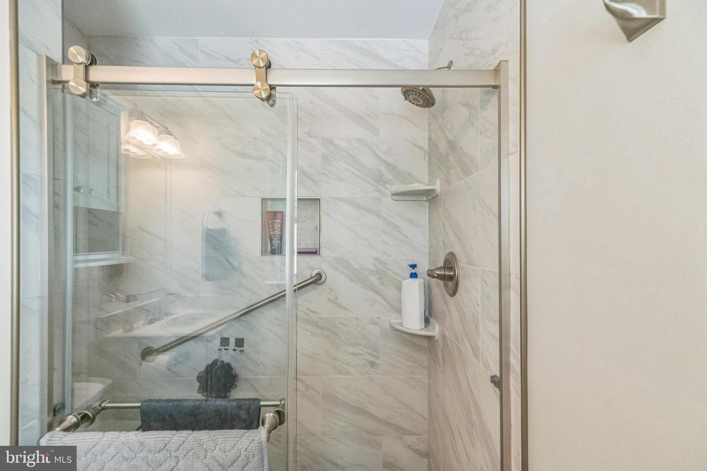 6919 GILLINGS RD, SPRINGFIELD, Virginia 22152, 4 Bedrooms Bedrooms, ,3 BathroomsBathrooms,Residential,For sale,6919 GILLINGS RD,VAFX2231972 MLS # VAFX2231972