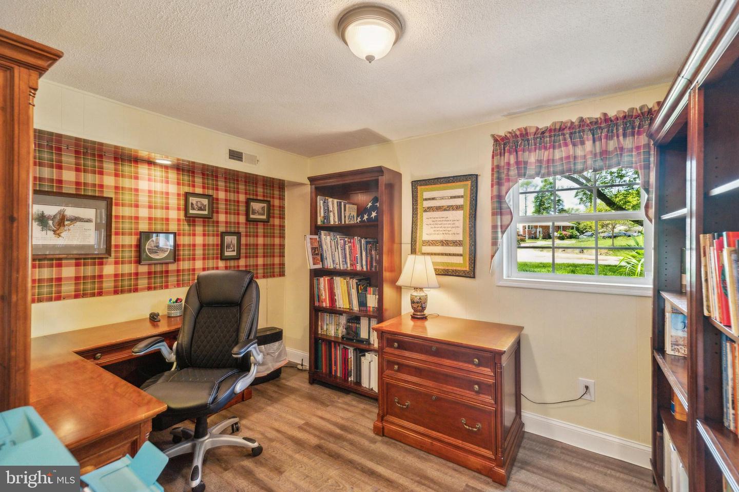 6919 GILLINGS RD, SPRINGFIELD, Virginia 22152, 4 Bedrooms Bedrooms, ,3 BathroomsBathrooms,Residential,For sale,6919 GILLINGS RD,VAFX2231972 MLS # VAFX2231972