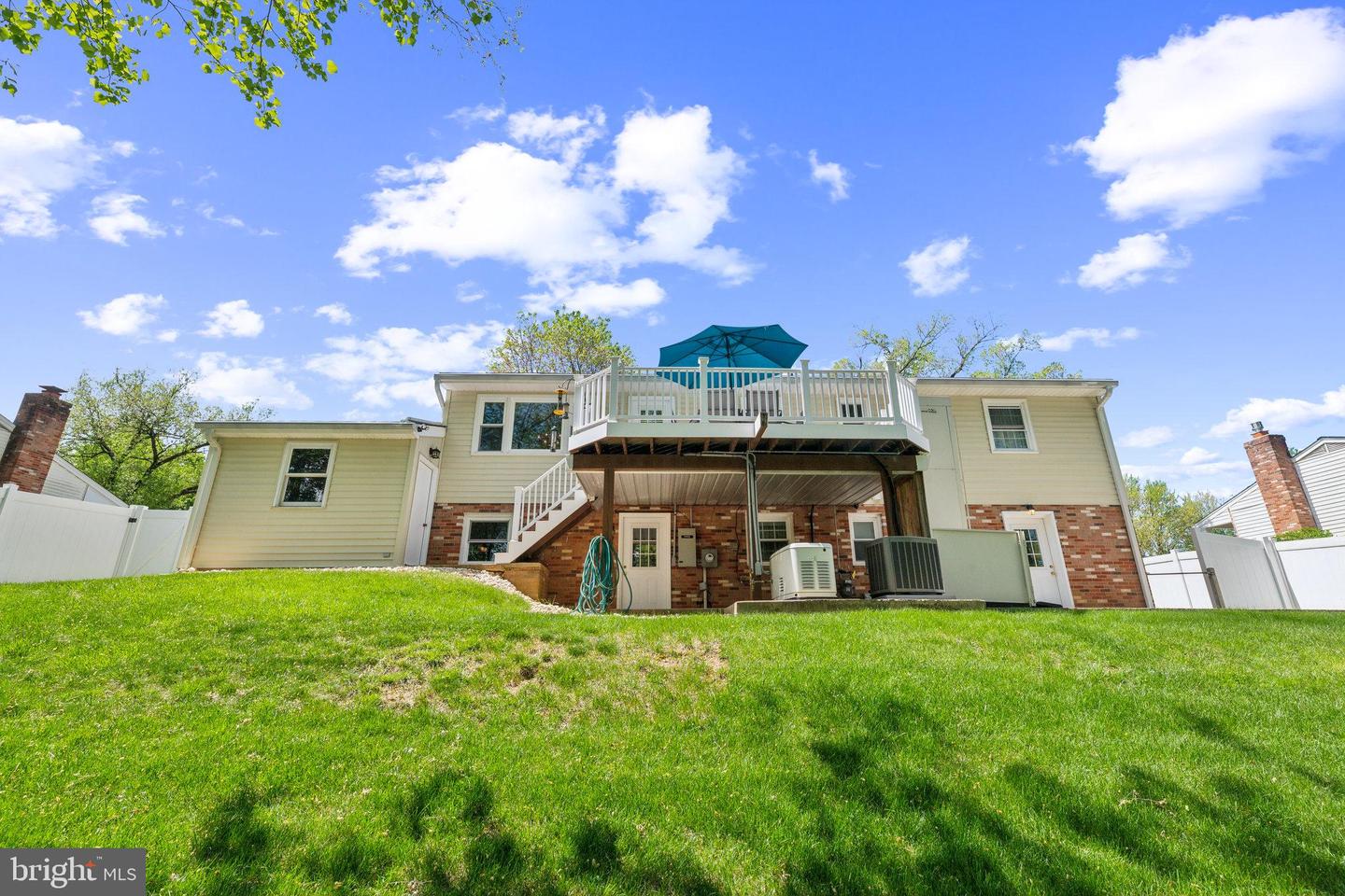 6919 GILLINGS RD, SPRINGFIELD, Virginia 22152, 4 Bedrooms Bedrooms, ,3 BathroomsBathrooms,Residential,For sale,6919 GILLINGS RD,VAFX2231972 MLS # VAFX2231972