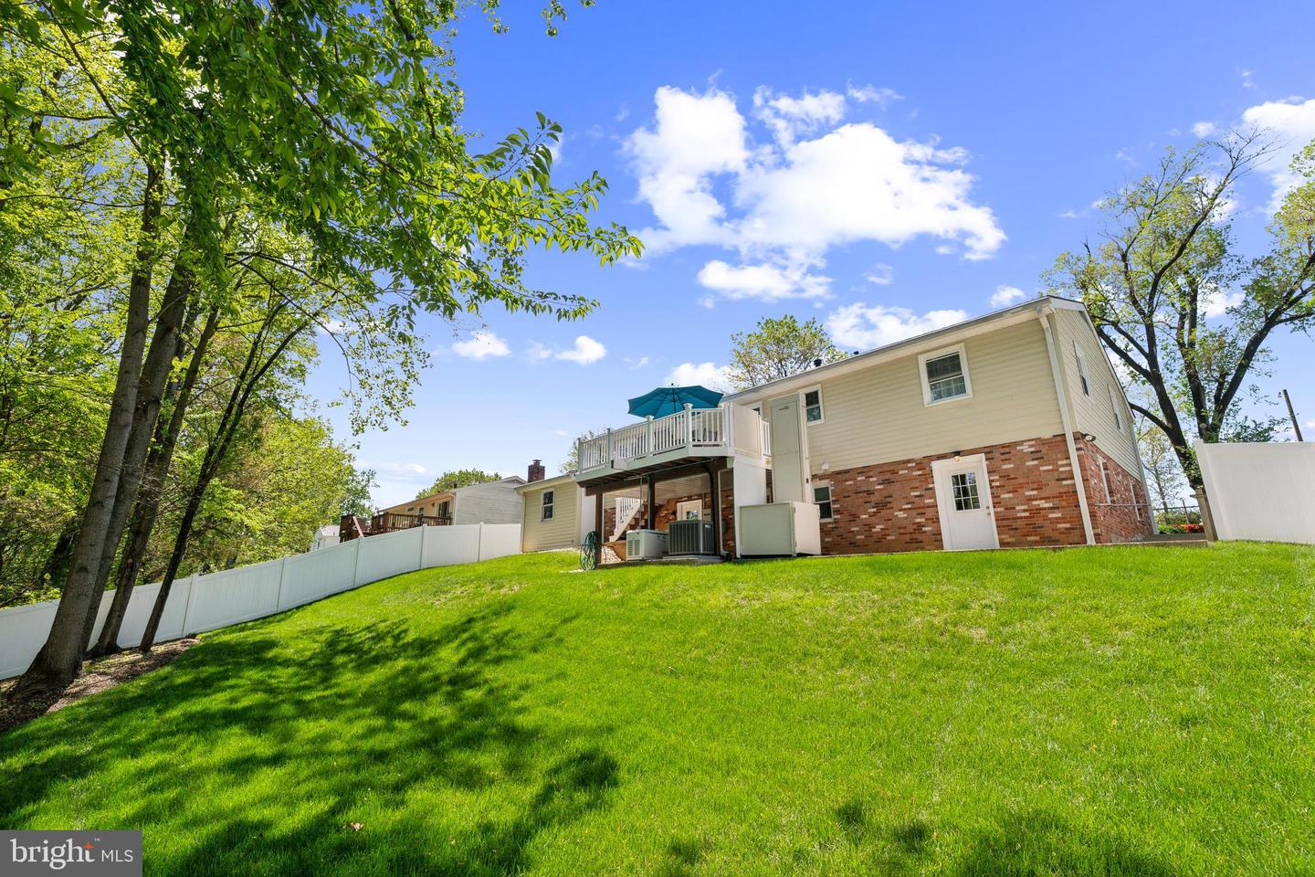 6919 GILLINGS RD, SPRINGFIELD, Virginia 22152, 4 Bedrooms Bedrooms, ,3 BathroomsBathrooms,Residential,For sale,6919 GILLINGS RD,VAFX2231972 MLS # VAFX2231972