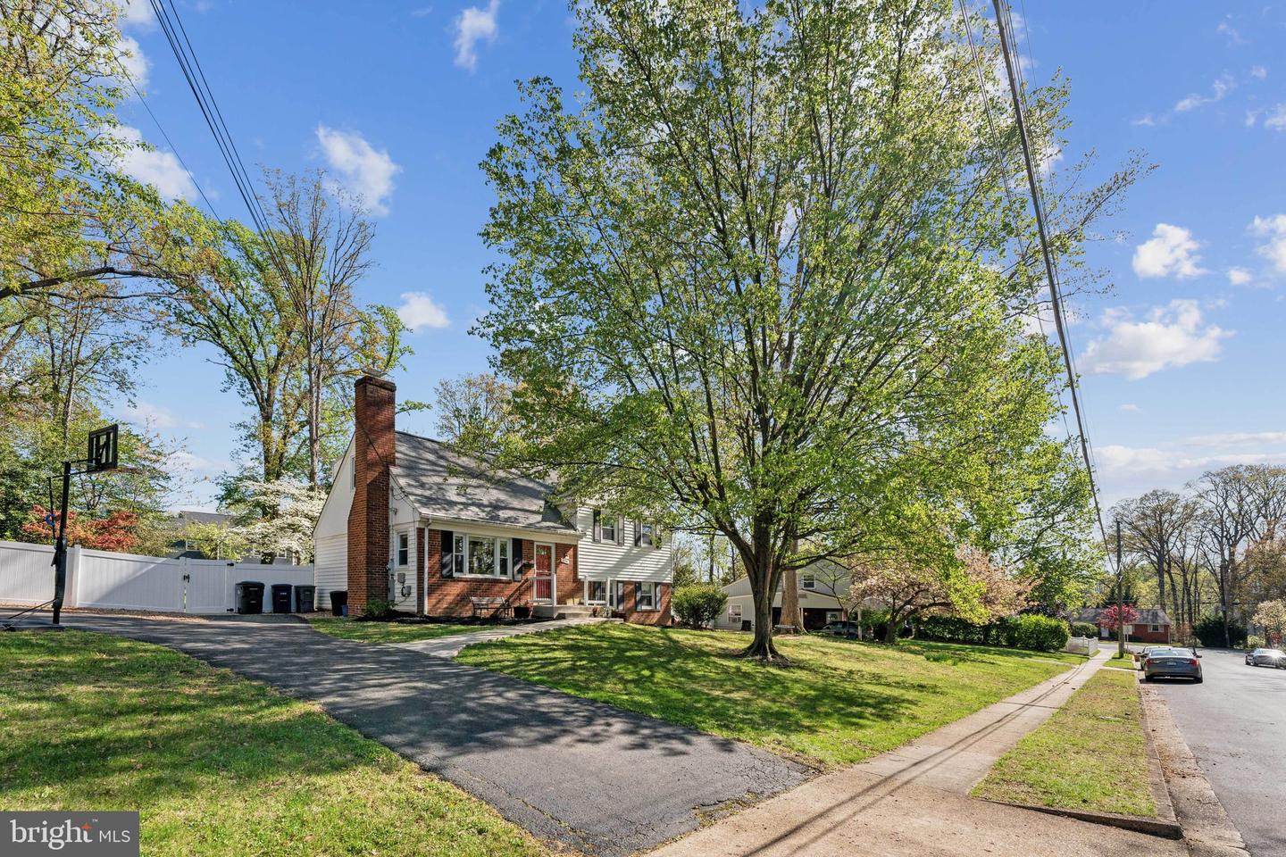 7919 ROSWELL DR, FALLS CHURCH, Virginia 22043, 3 Bedrooms Bedrooms, ,2 BathroomsBathrooms,Residential,For sale,7919 ROSWELL DR,VAFX2232006 MLS # VAFX2232006