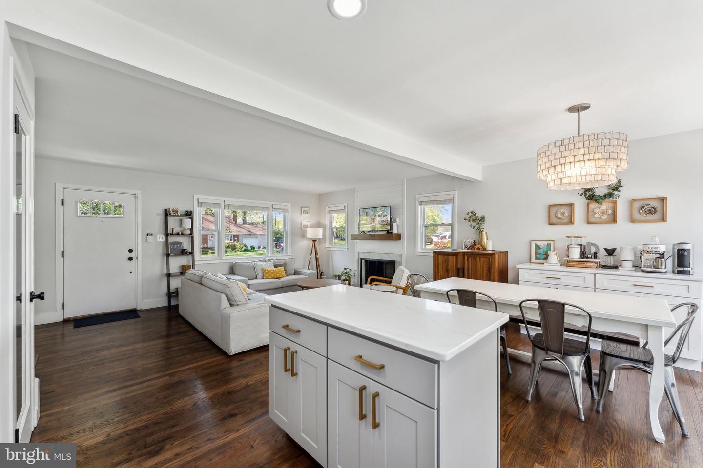 7919 ROSWELL DR, FALLS CHURCH, Virginia 22043, 3 Bedrooms Bedrooms, ,2 BathroomsBathrooms,Residential,For sale,7919 ROSWELL DR,VAFX2232006 MLS # VAFX2232006