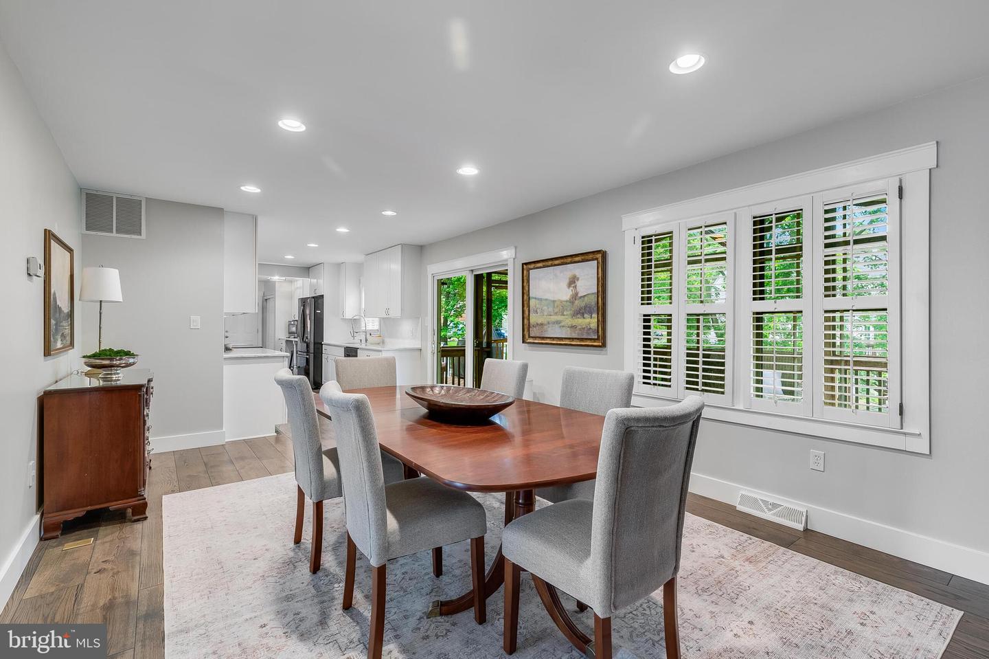 5514 SHOOTERS HILL LN, FAIRFAX, Virginia 22032, 4 Bedrooms Bedrooms, ,3 BathroomsBathrooms,Residential,For sale,5514 SHOOTERS HILL LN,VAFX2230942 MLS # VAFX2230942