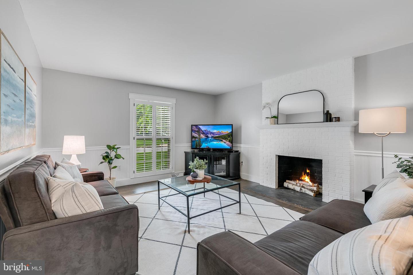 5514 SHOOTERS HILL LN, FAIRFAX, Virginia 22032, 4 Bedrooms Bedrooms, ,3 BathroomsBathrooms,Residential,For sale,5514 SHOOTERS HILL LN,VAFX2230942 MLS # VAFX2230942