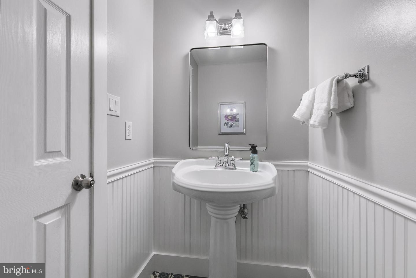 5514 SHOOTERS HILL LN, FAIRFAX, Virginia 22032, 4 Bedrooms Bedrooms, ,3 BathroomsBathrooms,Residential,For sale,5514 SHOOTERS HILL LN,VAFX2230942 MLS # VAFX2230942