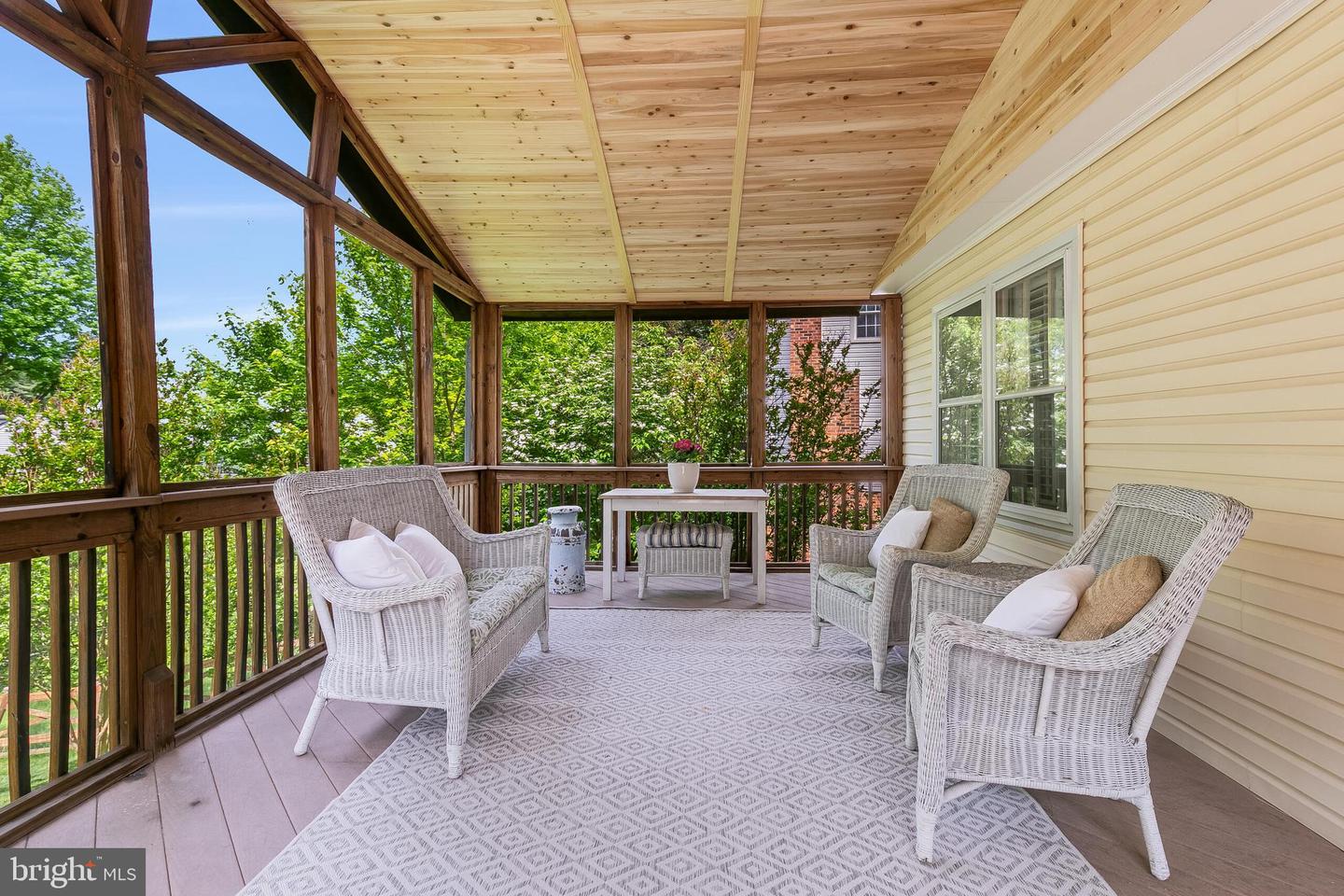 5514 SHOOTERS HILL LN, FAIRFAX, Virginia 22032, 4 Bedrooms Bedrooms, ,3 BathroomsBathrooms,Residential,For sale,5514 SHOOTERS HILL LN,VAFX2230942 MLS # VAFX2230942