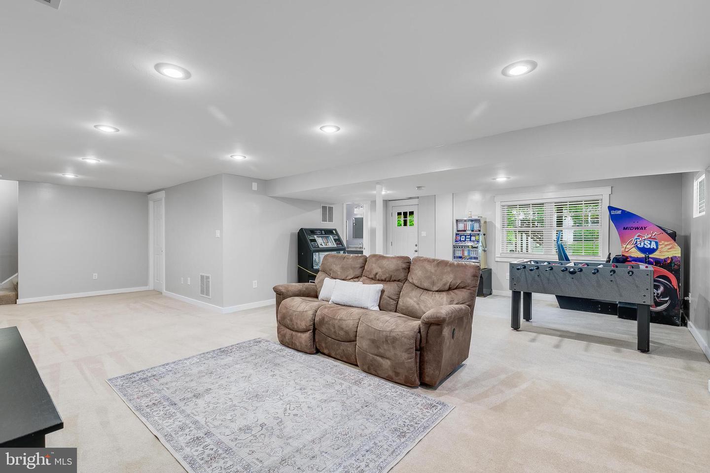 5514 SHOOTERS HILL LN, FAIRFAX, Virginia 22032, 4 Bedrooms Bedrooms, ,3 BathroomsBathrooms,Residential,For sale,5514 SHOOTERS HILL LN,VAFX2230942 MLS # VAFX2230942