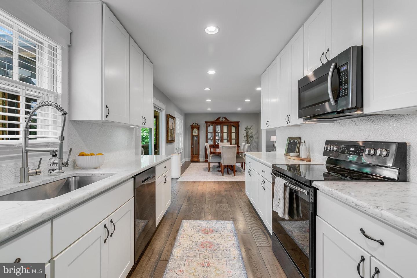 5514 SHOOTERS HILL LN, FAIRFAX, Virginia 22032, 4 Bedrooms Bedrooms, ,3 BathroomsBathrooms,Residential,For sale,5514 SHOOTERS HILL LN,VAFX2230942 MLS # VAFX2230942