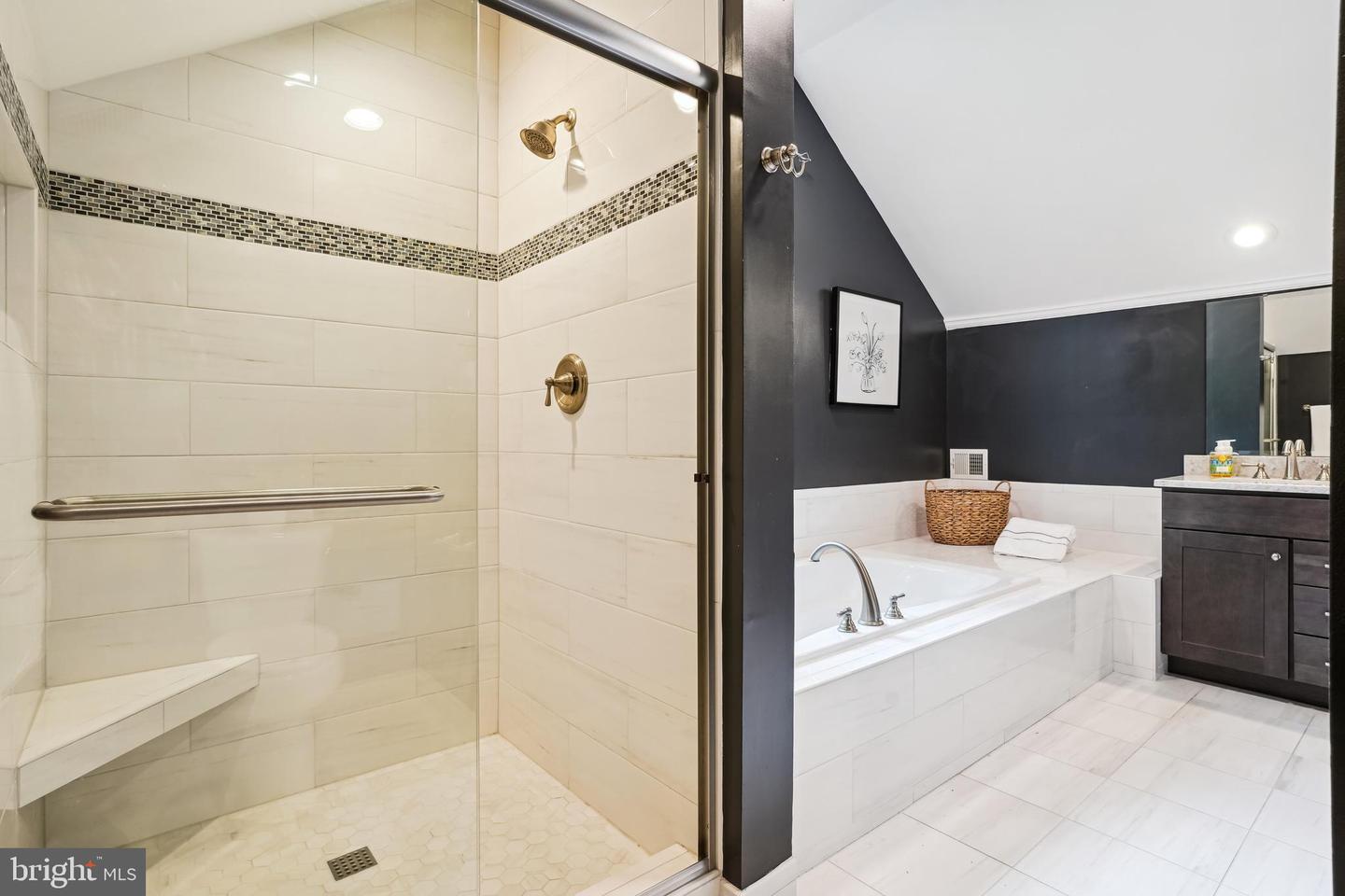 12161 DARNLEY RD, WOODBRIDGE, Virginia 22192, 4 Bedrooms Bedrooms, ,3 BathroomsBathrooms,Residential,For sale,12161 DARNLEY RD,VAPW2090776 MLS # VAPW2090776