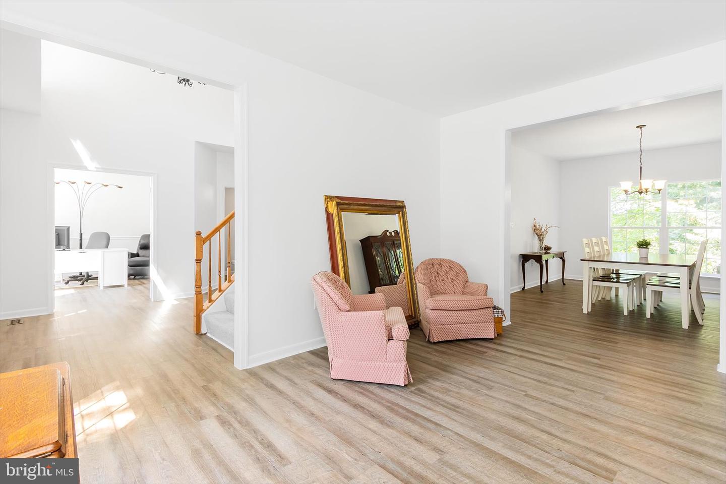 17209 PICKWICK DR, PURCELLVILLE, Virginia 20132, 4 Bedrooms Bedrooms, 9 Rooms Rooms,2 BathroomsBathrooms,Residential,For sale,17209 PICKWICK DR,VALO2092666 MLS # VALO2092666