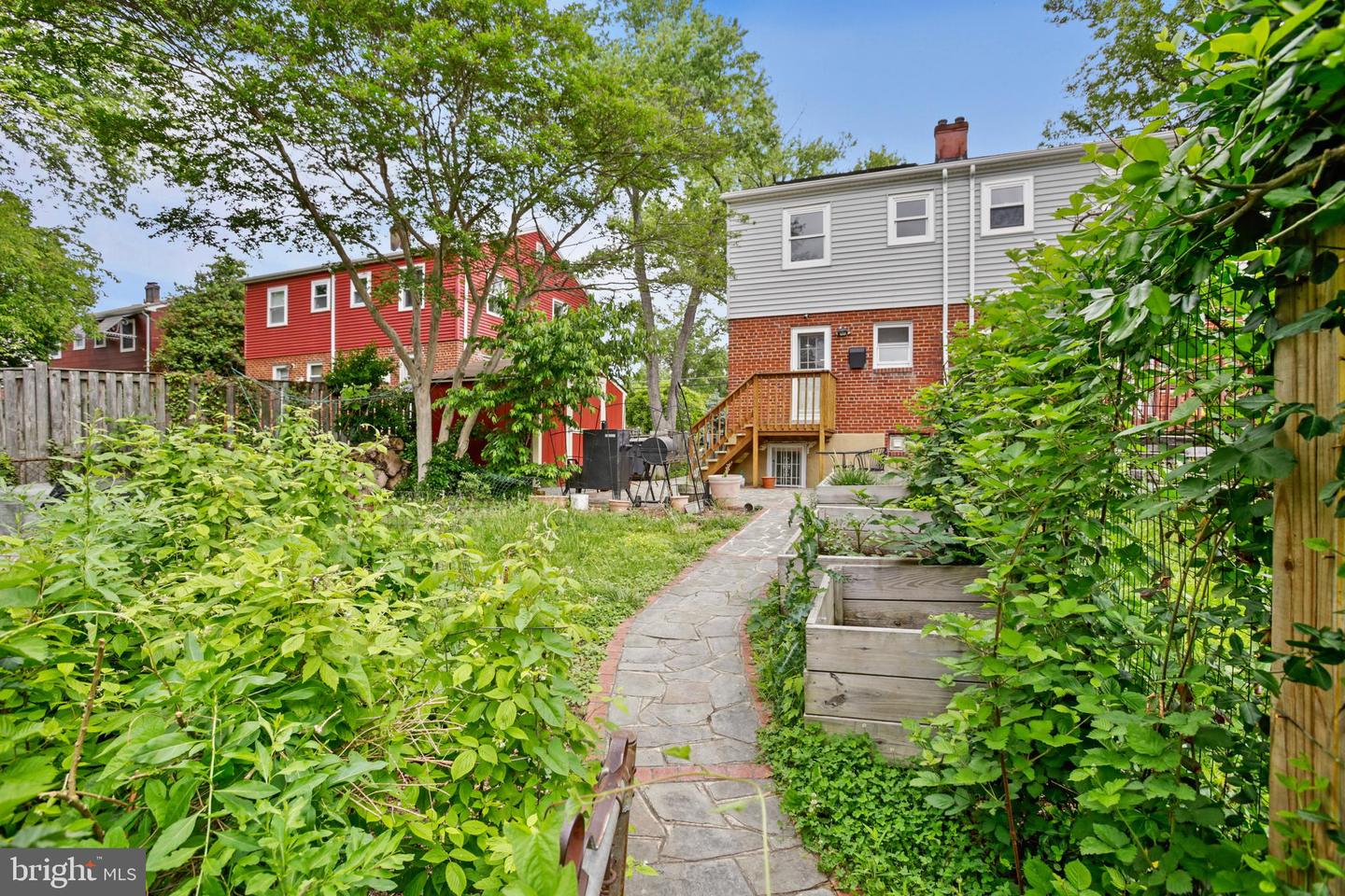 1933 ROLLINS DR, ALEXANDRIA, Virginia 22307, 3 Bedrooms Bedrooms, ,2 BathroomsBathrooms,Residential,For sale,1933 ROLLINS DR,VAFX2232044 MLS # VAFX2232044