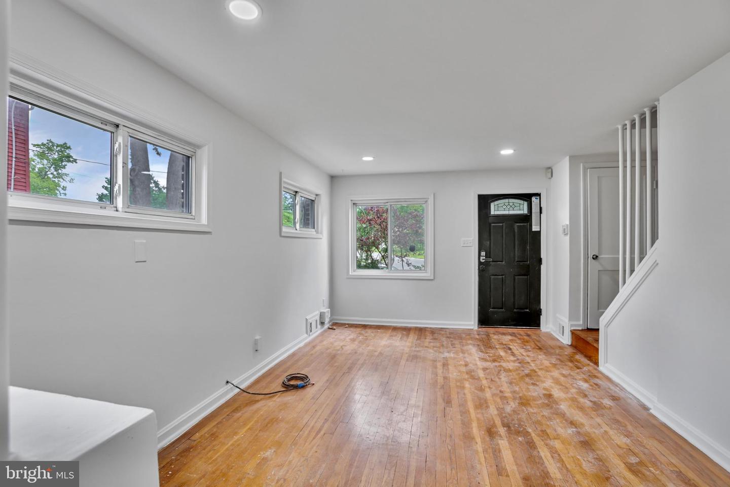 1933 ROLLINS DR, ALEXANDRIA, Virginia 22307, 3 Bedrooms Bedrooms, ,2 BathroomsBathrooms,Residential,For sale,1933 ROLLINS DR,VAFX2232044 MLS # VAFX2232044