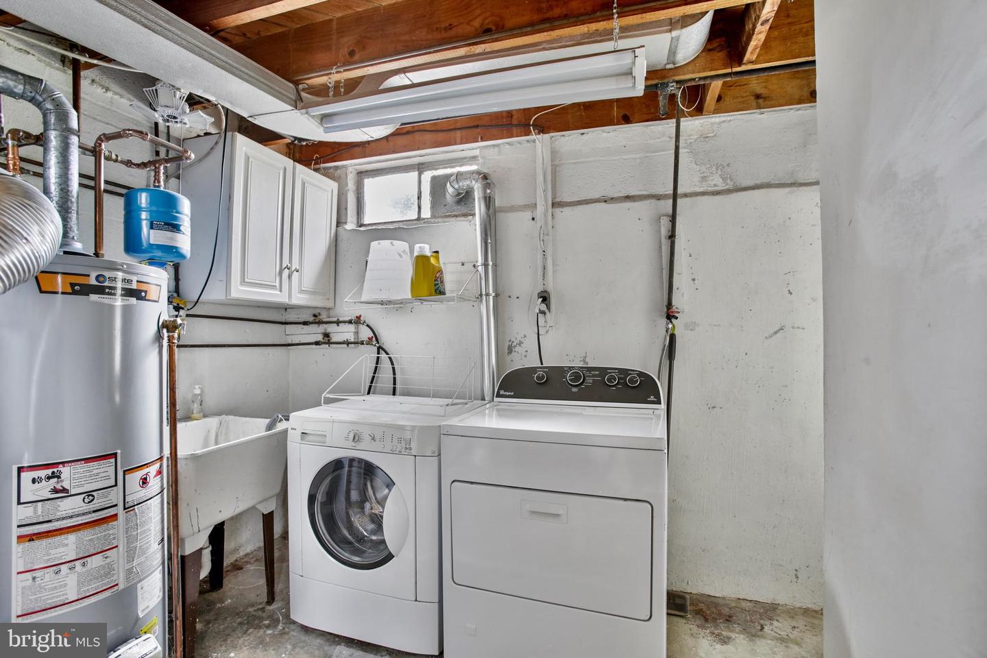 1933 ROLLINS DR, ALEXANDRIA, Virginia 22307, 3 Bedrooms Bedrooms, ,2 BathroomsBathrooms,Residential,For sale,1933 ROLLINS DR,VAFX2232044 MLS # VAFX2232044