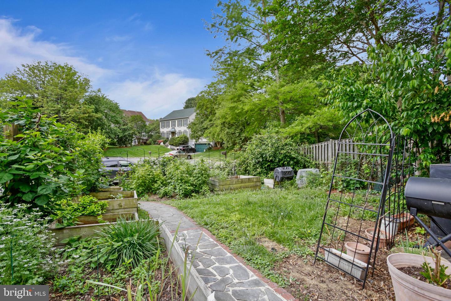 1933 ROLLINS DR, ALEXANDRIA, Virginia 22307, 3 Bedrooms Bedrooms, ,2 BathroomsBathrooms,Residential,For sale,1933 ROLLINS DR,VAFX2232044 MLS # VAFX2232044
