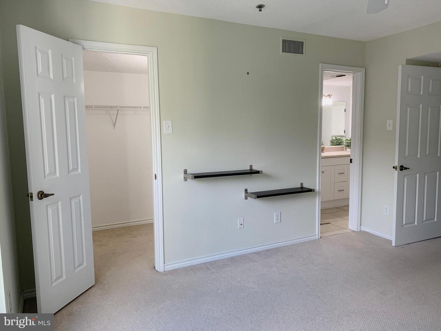 1504 LINCOLN WAY #305, MCLEAN, Virginia 22102, 1 Bedroom Bedrooms, ,1 BathroomBathrooms,Residential,For sale,1504 LINCOLN WAY #305,VAFX2232432 MLS # VAFX2232432