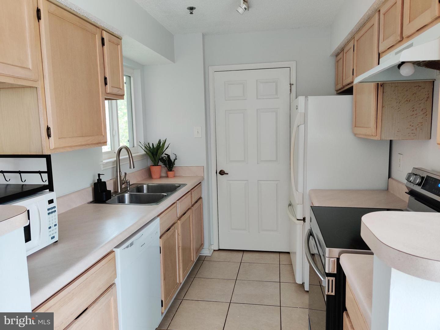 1504 LINCOLN WAY #305, MCLEAN, Virginia 22102, 1 Bedroom Bedrooms, ,1 BathroomBathrooms,Residential,For sale,1504 LINCOLN WAY #305,VAFX2232432 MLS # VAFX2232432