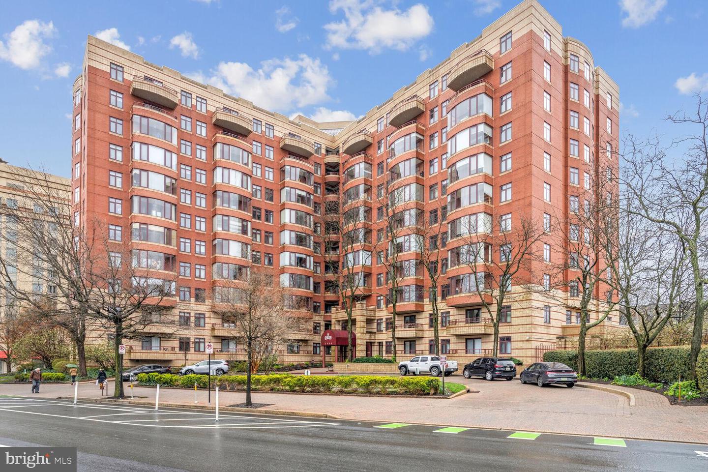 2400 CLARENDON BLVD #809, ARLINGTON, Virginia 22201, 2 Bedrooms Bedrooms, ,2 BathroomsBathrooms,Residential,For sale,2400 CLARENDON BLVD #809,VAAR2055662 MLS # VAAR2055662