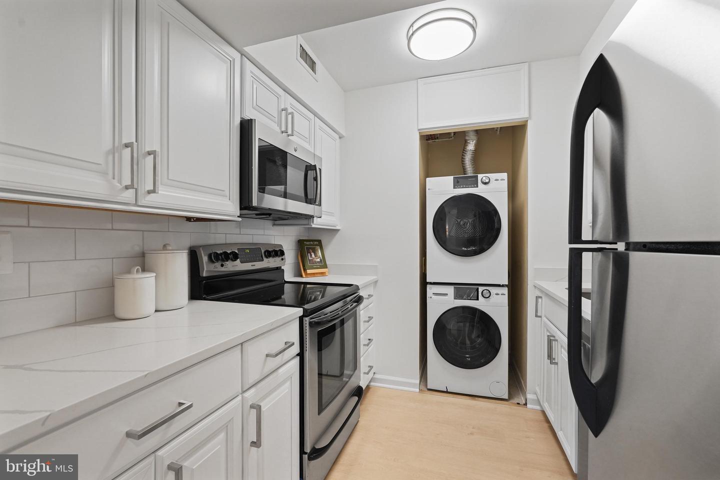 2400 CLARENDON BLVD #809, ARLINGTON, Virginia 22201, 2 Bedrooms Bedrooms, ,2 BathroomsBathrooms,Residential,For sale,2400 CLARENDON BLVD #809,VAAR2055662 MLS # VAAR2055662