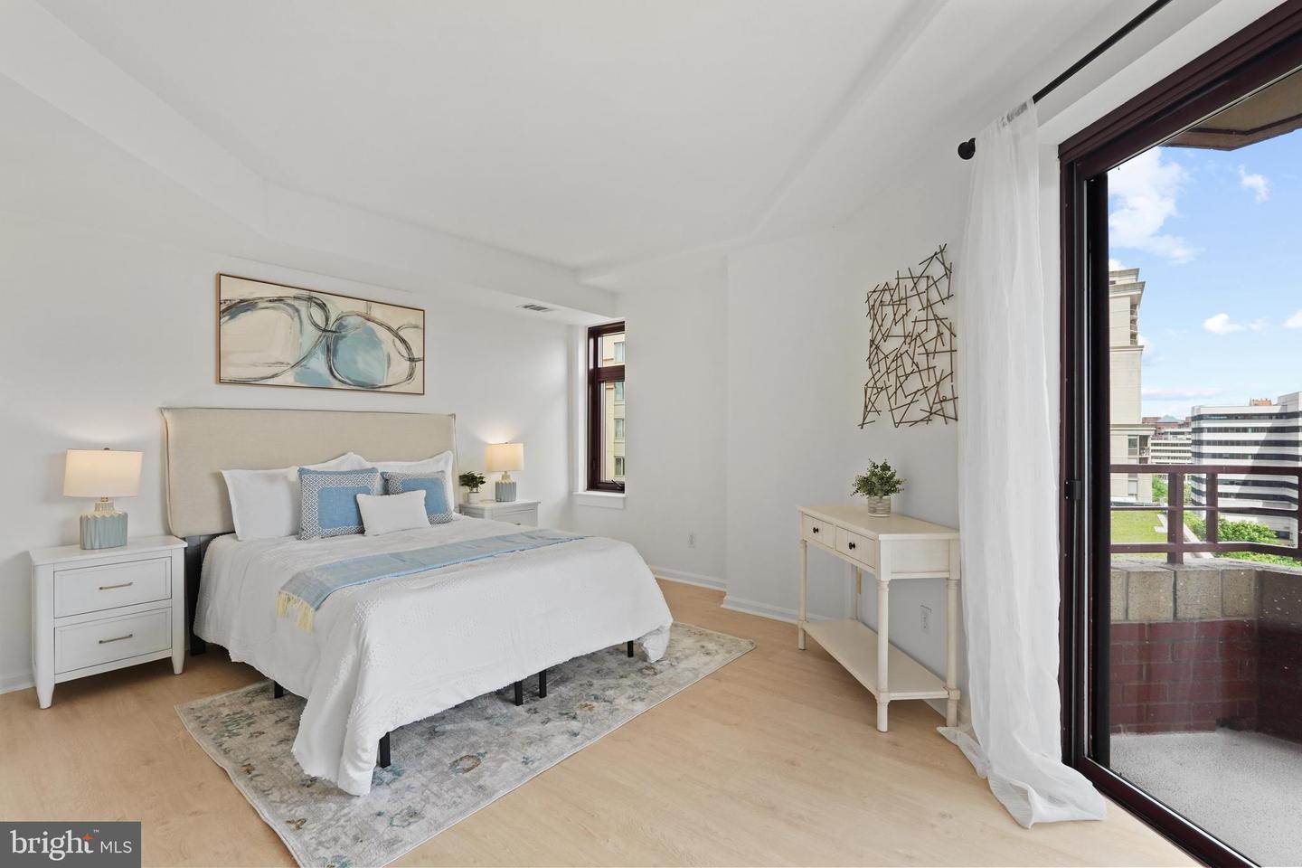 2400 CLARENDON BLVD #809, ARLINGTON, Virginia 22201, 2 Bedrooms Bedrooms, ,2 BathroomsBathrooms,Residential,For sale,2400 CLARENDON BLVD #809,VAAR2055662 MLS # VAAR2055662