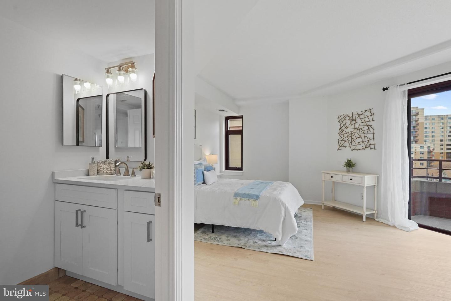 2400 CLARENDON BLVD #809, ARLINGTON, Virginia 22201, 2 Bedrooms Bedrooms, ,2 BathroomsBathrooms,Residential,For sale,2400 CLARENDON BLVD #809,VAAR2055662 MLS # VAAR2055662