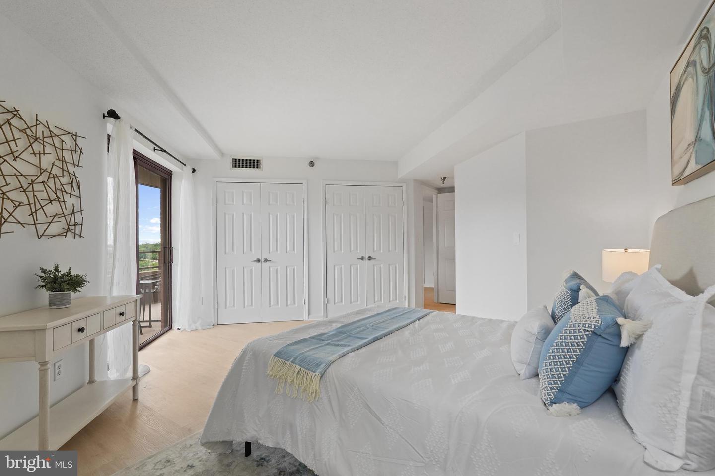 2400 CLARENDON BLVD #809, ARLINGTON, Virginia 22201, 2 Bedrooms Bedrooms, ,2 BathroomsBathrooms,Residential,For sale,2400 CLARENDON BLVD #809,VAAR2055662 MLS # VAAR2055662