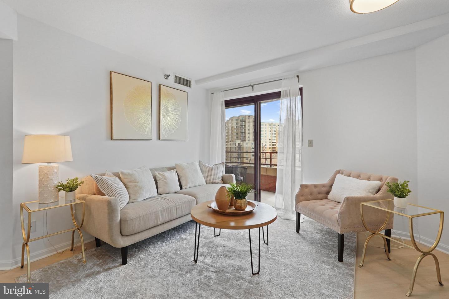 2400 CLARENDON BLVD #809, ARLINGTON, Virginia 22201, 2 Bedrooms Bedrooms, ,2 BathroomsBathrooms,Residential,For sale,2400 CLARENDON BLVD #809,VAAR2055662 MLS # VAAR2055662