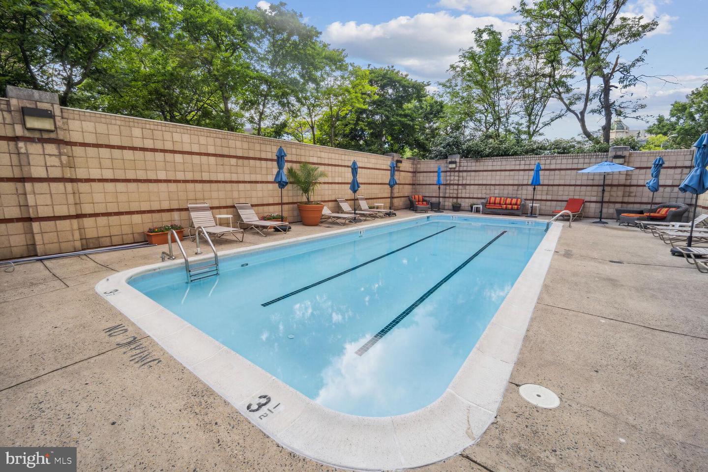 2400 CLARENDON BLVD #809, ARLINGTON, Virginia 22201, 2 Bedrooms Bedrooms, ,2 BathroomsBathrooms,Residential,For sale,2400 CLARENDON BLVD #809,VAAR2055662 MLS # VAAR2055662