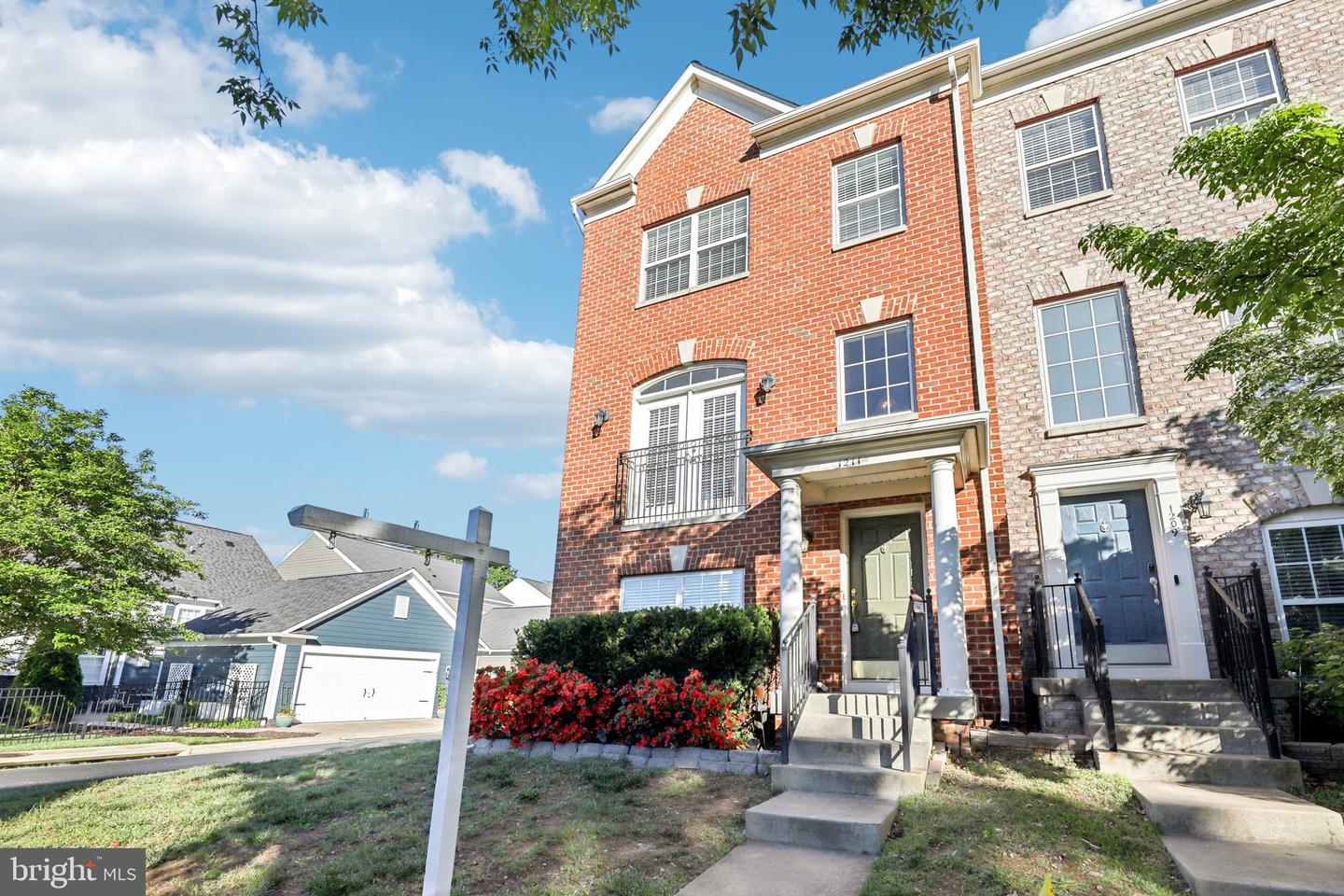 1211 ELLIS AVE, FREDERICKSBURG, Virginia 22401, 3 Bedrooms Bedrooms, ,3 BathroomsBathrooms,Residential,For sale,1211 ELLIS AVE,VAFB2007958 MLS # VAFB2007958