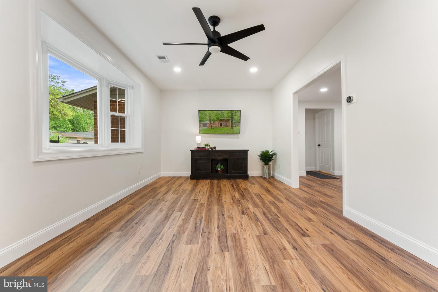 4906 HEVERSHAM CT, FAIRFAX, Virginia 22032, 4 Bedrooms Bedrooms, ,2 BathroomsBathrooms,Residential,For sale,4906 HEVERSHAM CT,VAFX2232158 MLS # VAFX2232158
