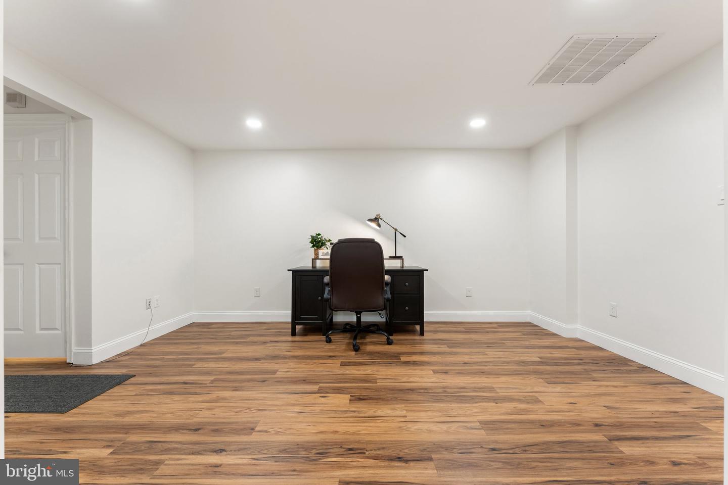 4906 HEVERSHAM CT, FAIRFAX, Virginia 22032, 4 Bedrooms Bedrooms, ,2 BathroomsBathrooms,Residential,For sale,4906 HEVERSHAM CT,VAFX2232158 MLS # VAFX2232158