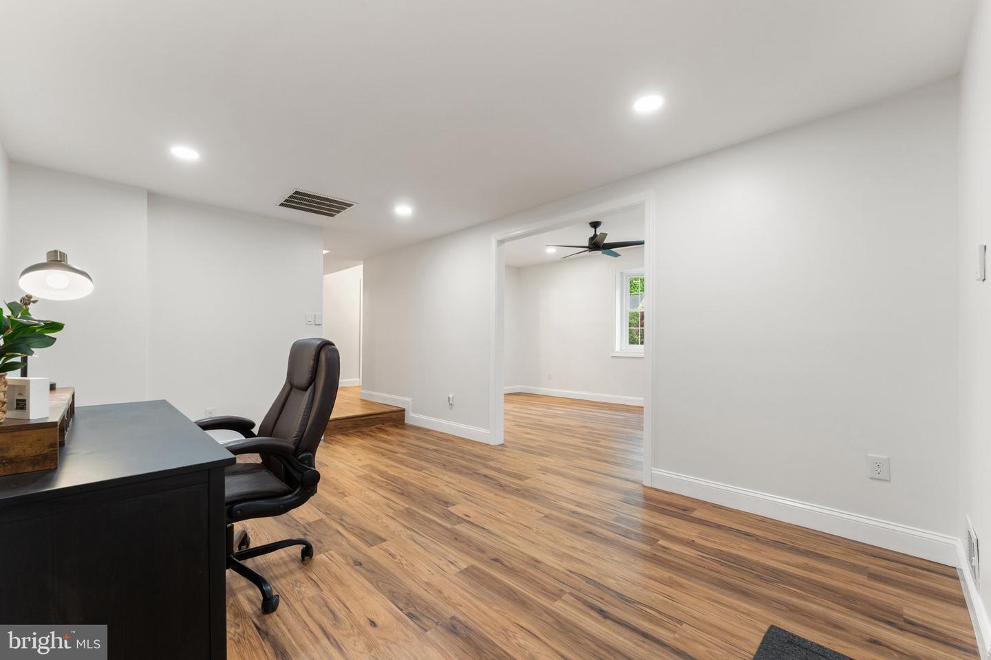 4906 HEVERSHAM CT, FAIRFAX, Virginia 22032, 4 Bedrooms Bedrooms, ,2 BathroomsBathrooms,Residential,For sale,4906 HEVERSHAM CT,VAFX2232158 MLS # VAFX2232158