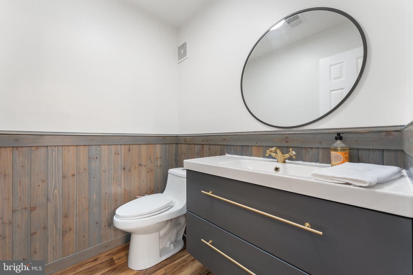 4906 HEVERSHAM CT, FAIRFAX, Virginia 22032, 4 Bedrooms Bedrooms, ,2 BathroomsBathrooms,Residential,For sale,4906 HEVERSHAM CT,VAFX2232158 MLS # VAFX2232158