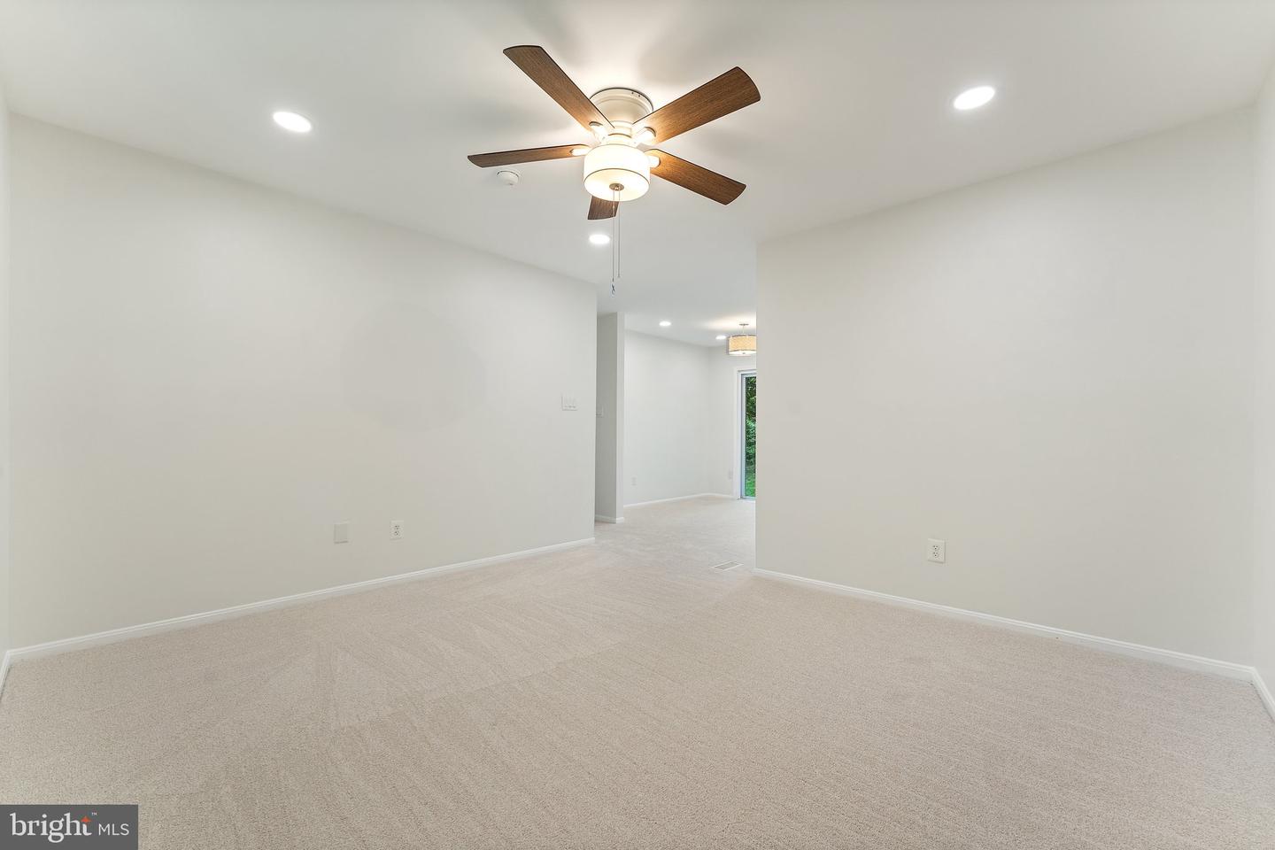 4906 HEVERSHAM CT, FAIRFAX, Virginia 22032, 4 Bedrooms Bedrooms, ,2 BathroomsBathrooms,Residential,For sale,4906 HEVERSHAM CT,VAFX2232158 MLS # VAFX2232158