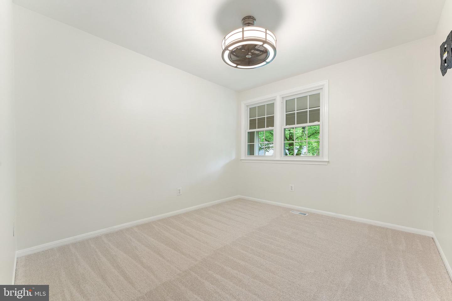 4906 HEVERSHAM CT, FAIRFAX, Virginia 22032, 4 Bedrooms Bedrooms, ,2 BathroomsBathrooms,Residential,For sale,4906 HEVERSHAM CT,VAFX2232158 MLS # VAFX2232158