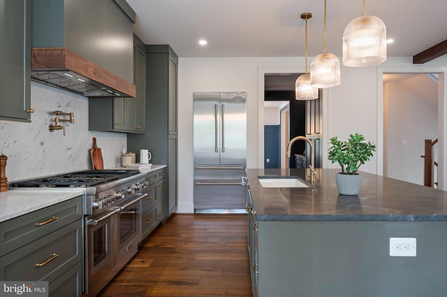 315 E HOWELL AVE, ALEXANDRIA, Virginia 22301, 5 Bedrooms Bedrooms, ,4 BathroomsBathrooms,Residential,For sale,315 E HOWELL AVE,VAAX2043742 MLS # VAAX2043742