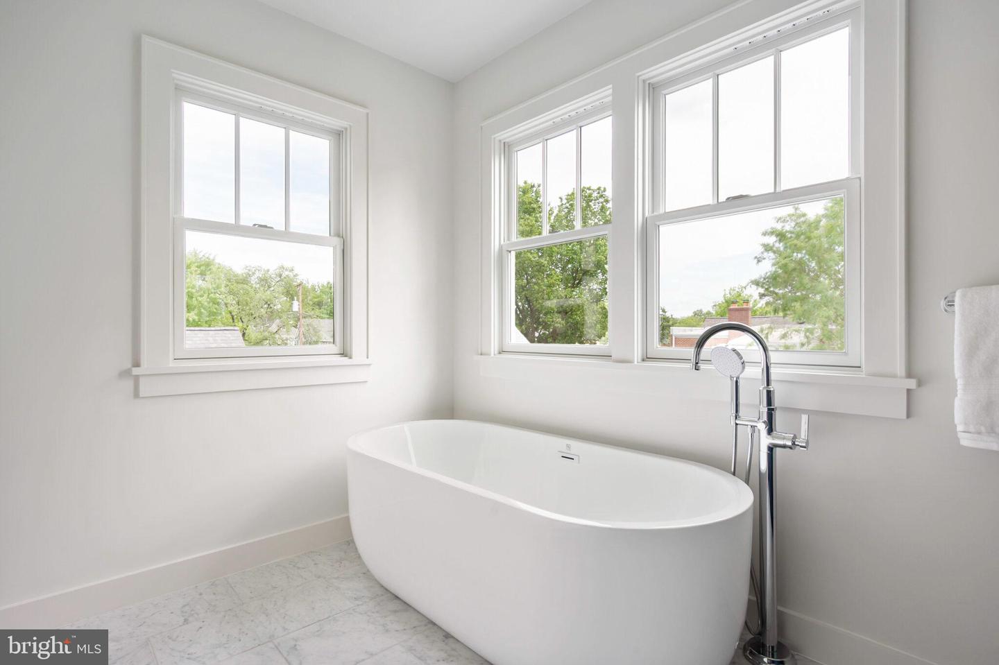 315 E HOWELL AVE, ALEXANDRIA, Virginia 22301, 5 Bedrooms Bedrooms, ,4 BathroomsBathrooms,Residential,For sale,315 E HOWELL AVE,VAAX2043742 MLS # VAAX2043742