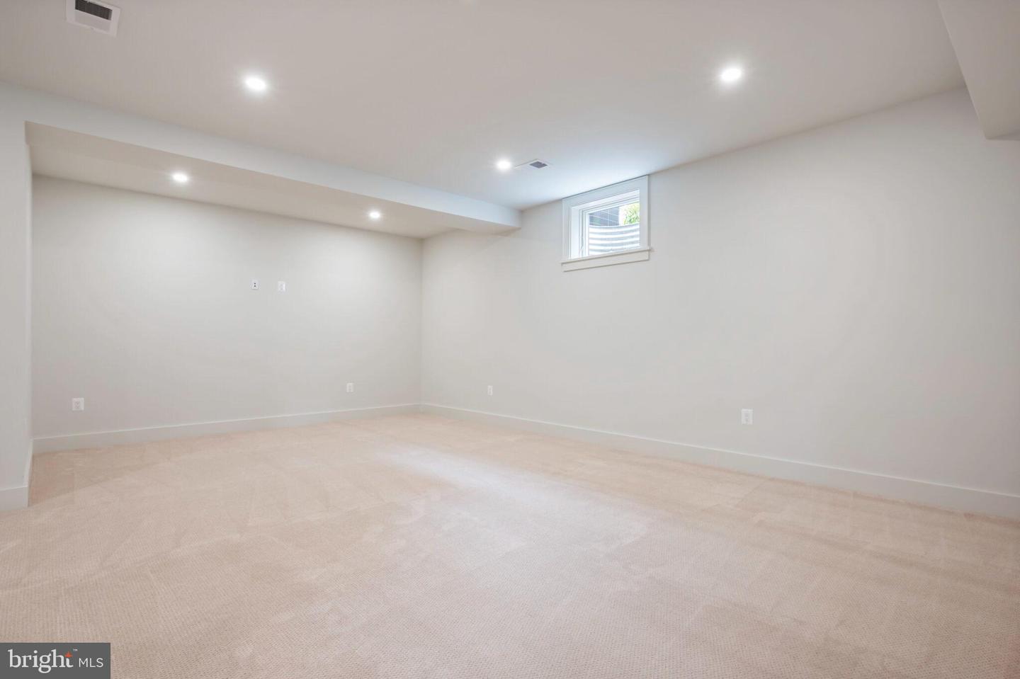 315 E HOWELL AVE, ALEXANDRIA, Virginia 22301, 5 Bedrooms Bedrooms, ,4 BathroomsBathrooms,Residential,For sale,315 E HOWELL AVE,VAAX2043742 MLS # VAAX2043742