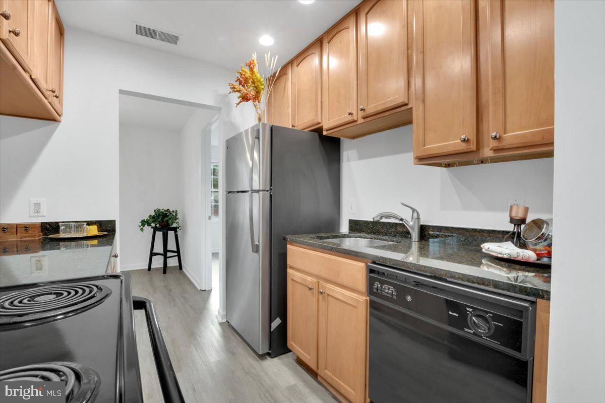 104 WESTWICK CT #1, STERLING, Virginia 20165, 2 Bedrooms Bedrooms, ,1 BathroomBathrooms,Residential,For sale,104 WESTWICK CT #1,VALO2093644 MLS # VALO2093644