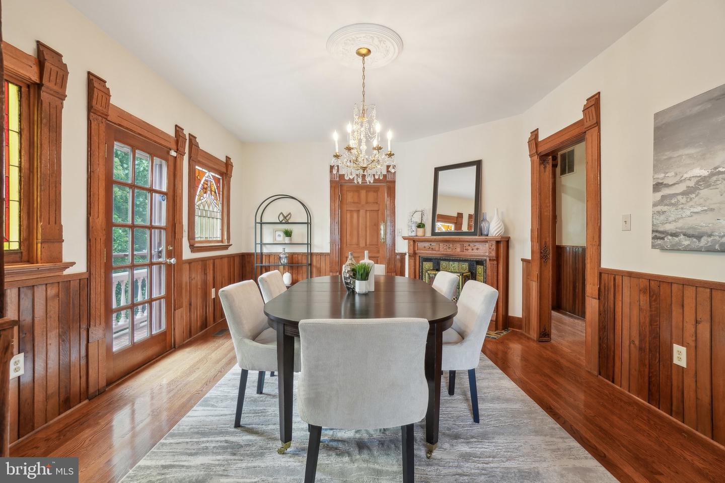 5727 2ND ST S, ARLINGTON, Virginia 22204, 4 Bedrooms Bedrooms, 8 Rooms Rooms,3 BathroomsBathrooms,Residential,For sale,5727 2ND ST S,VAAR2056012 MLS # VAAR2056012