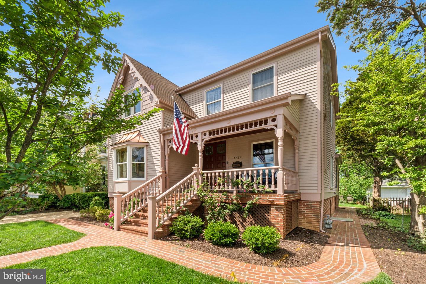 5727 2ND ST S, ARLINGTON, Virginia 22204, 4 Bedrooms Bedrooms, 8 Rooms Rooms,3 BathroomsBathrooms,Residential,For sale,5727 2ND ST S,VAAR2056012 MLS # VAAR2056012