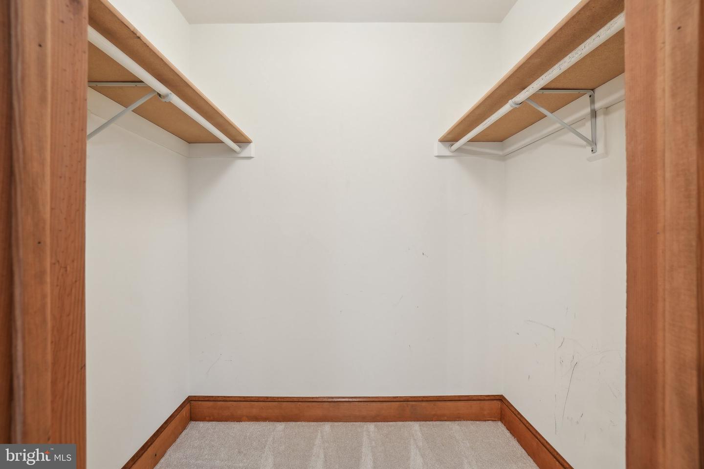 5727 2ND ST S, ARLINGTON, Virginia 22204, 4 Bedrooms Bedrooms, 8 Rooms Rooms,3 BathroomsBathrooms,Residential,For sale,5727 2ND ST S,VAAR2056012 MLS # VAAR2056012