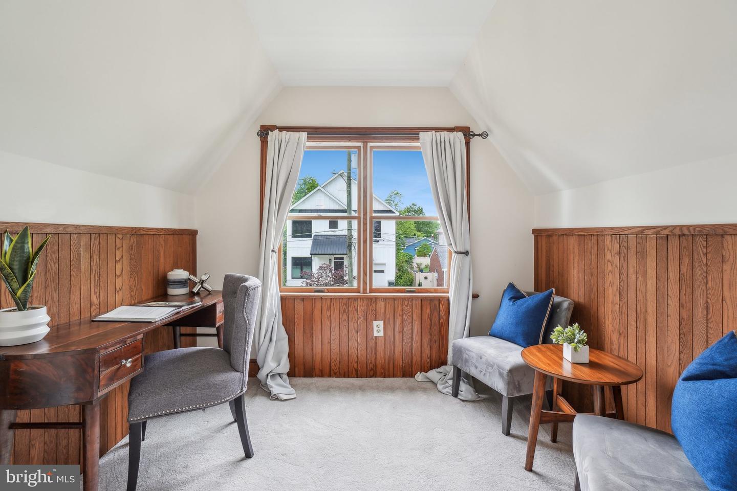 5727 2ND ST S, ARLINGTON, Virginia 22204, 4 Bedrooms Bedrooms, 8 Rooms Rooms,3 BathroomsBathrooms,Residential,For sale,5727 2ND ST S,VAAR2056012 MLS # VAAR2056012