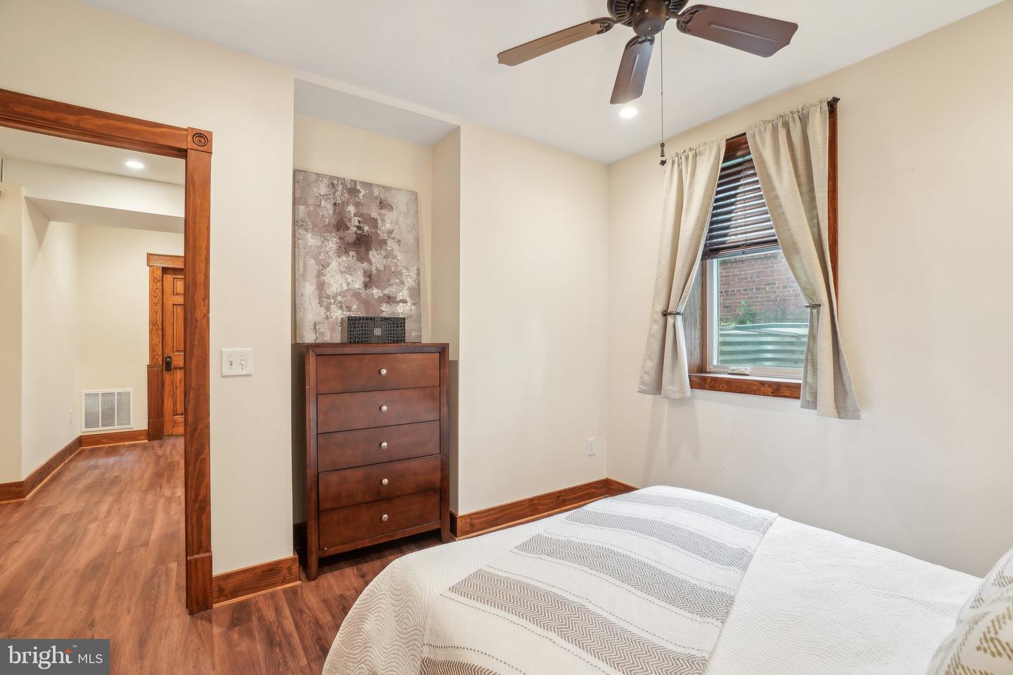 5727 2ND ST S, ARLINGTON, Virginia 22204, 4 Bedrooms Bedrooms, 8 Rooms Rooms,3 BathroomsBathrooms,Residential,For sale,5727 2ND ST S,VAAR2056012 MLS # VAAR2056012