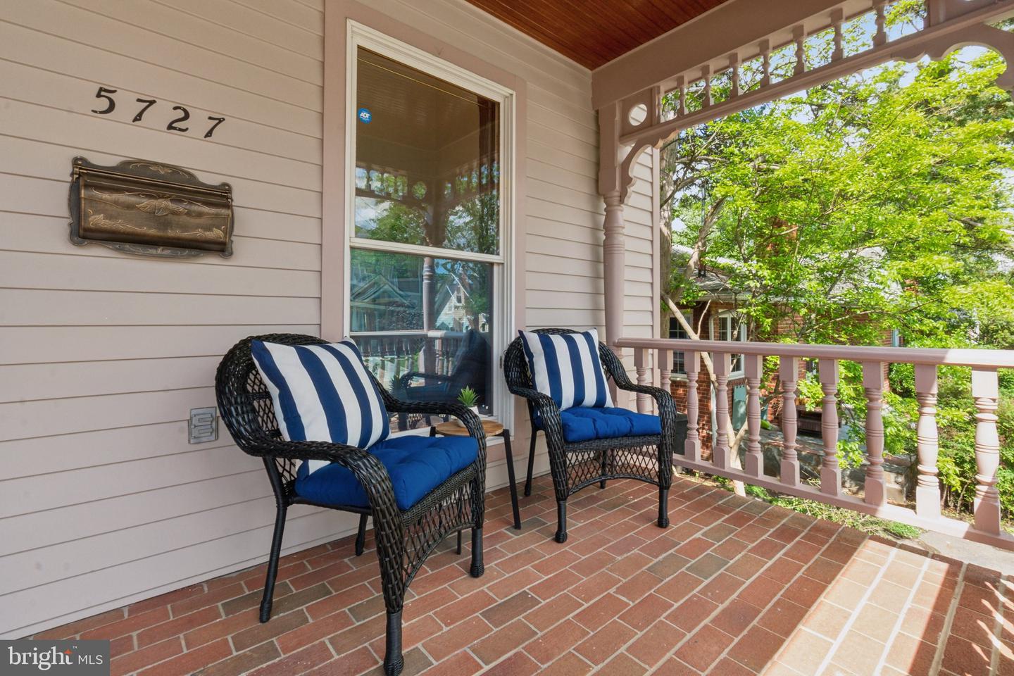 5727 2ND ST S, ARLINGTON, Virginia 22204, 4 Bedrooms Bedrooms, 8 Rooms Rooms,3 BathroomsBathrooms,Residential,For sale,5727 2ND ST S,VAAR2056012 MLS # VAAR2056012